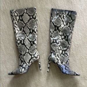Kenneth Cole New York Black and White Heeled Boots
